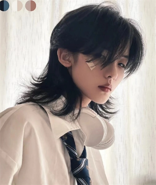 "导读:狼尾头发型,酷炫超a的风格,看起来特别的酷