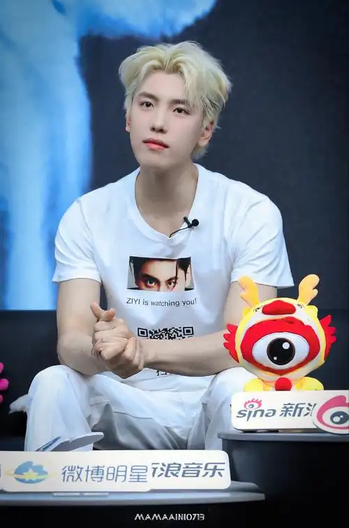 王子异[超话]##王子异新浪扫楼##今日星拍放送##王子异怼脸生图