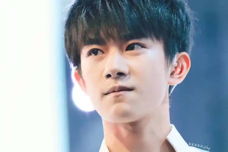 易烊千玺—最好的十六岁·生日祝福