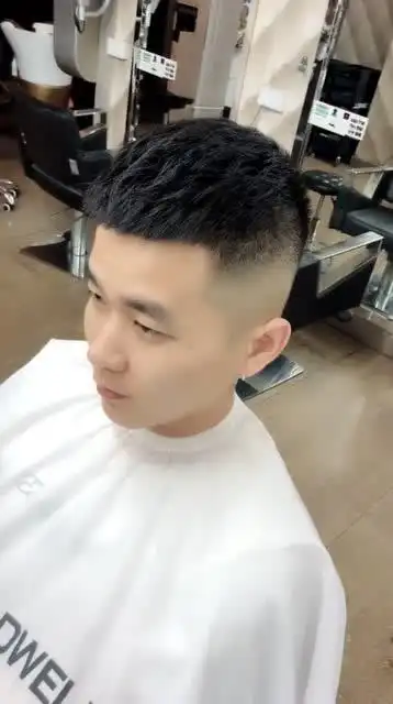男生夏季剪"瓜子头"发型也挺帅的,干净利落,易打理又好看!