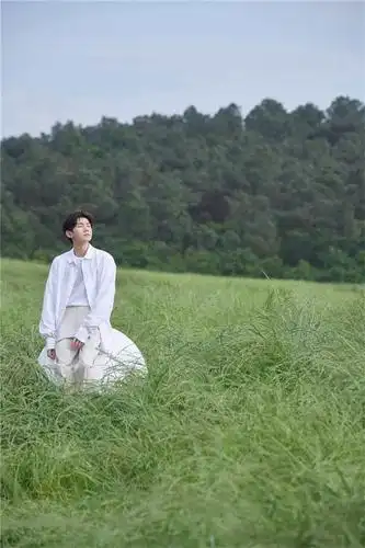 王源新专辑《夏野了》诠释多元曲风