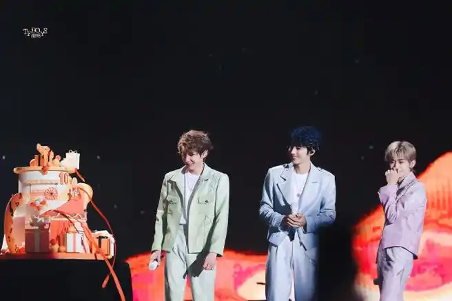 tfboys超话92#十年筑梦路,橙海伴君途#万水千山 不负奔赴喜欢你们的