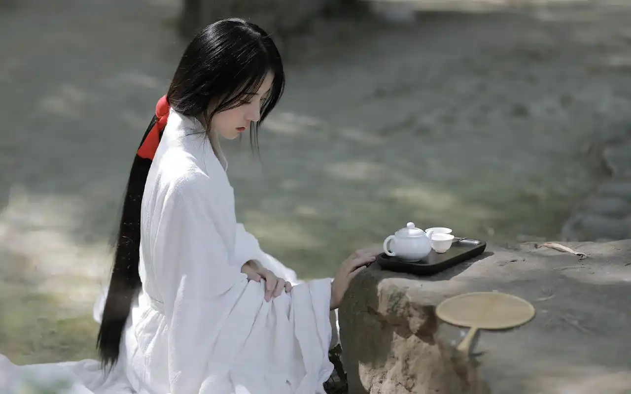 古风白衣美女高清桌面壁纸-美女壁纸-壁纸下载-美桌网