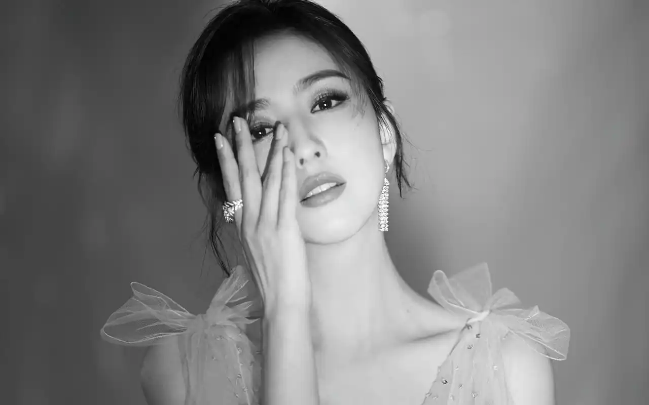 大陆明星,佟丽娅,浪漫,性感,高清,写真,美女明星,壁纸,1920x1200