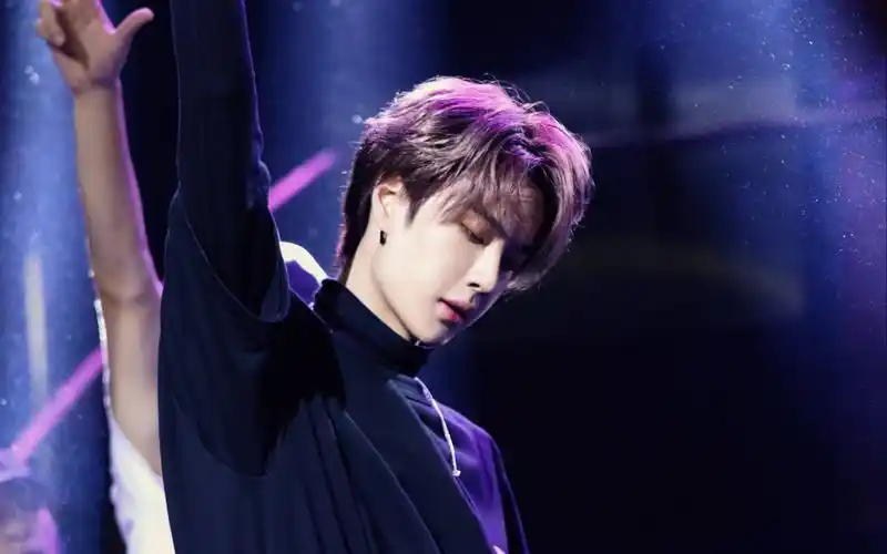 【王一博】吹灰舞合集 | 连震舞 | 别问问就是这男人绝了