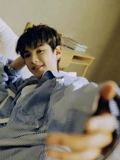 距离昊昊崽生日还有三天姐妹们在评论区打下"期待20岁的黄明昊"叭,一