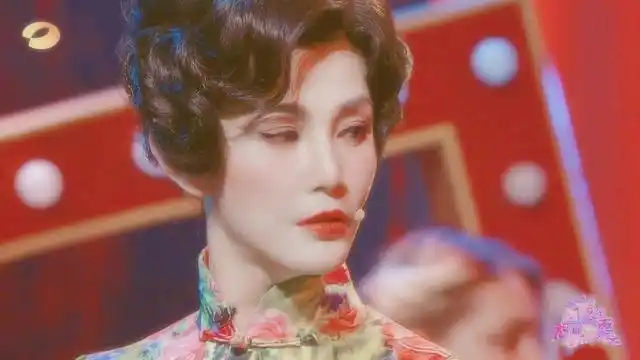 男人穿旗袍有多美?妖娆不输张曼玉,他"男扮女装"可以封神