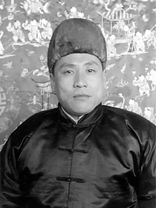 万恶的旧社会旧社会的地主到底长啥样