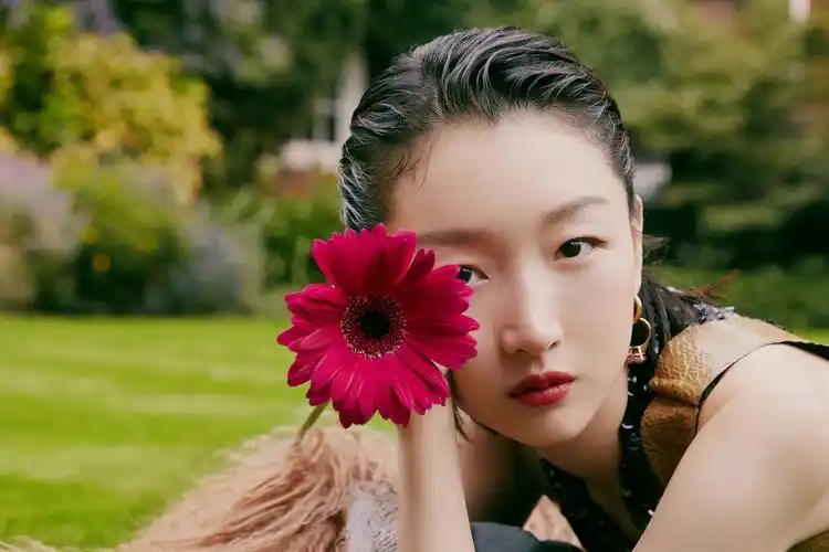 有没有好看的周冬雨高清壁纸,电脑手机都可以? - 知乎