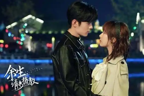 《偷偷》算少了《在暴雪时分》26场吻戏,这部狂