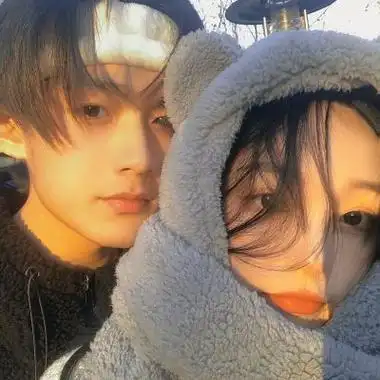 成熟简约的情侣头像