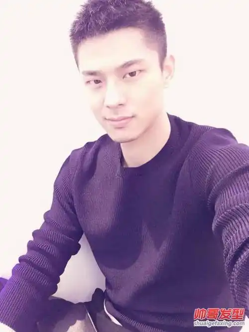 刘海稍微修短,打薄.