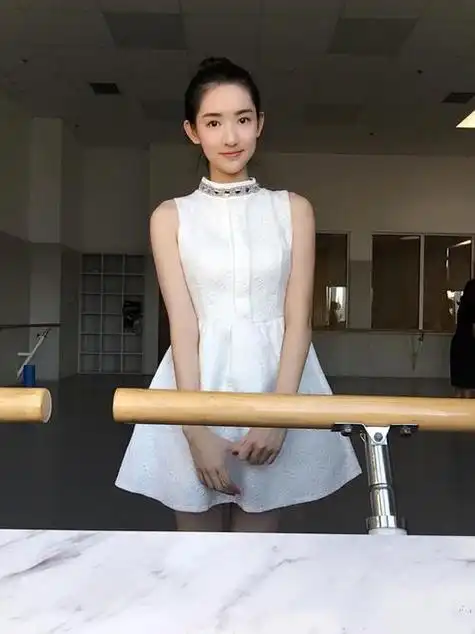 王玉雯不仅有灵气,其实演技与穿搭都不错!