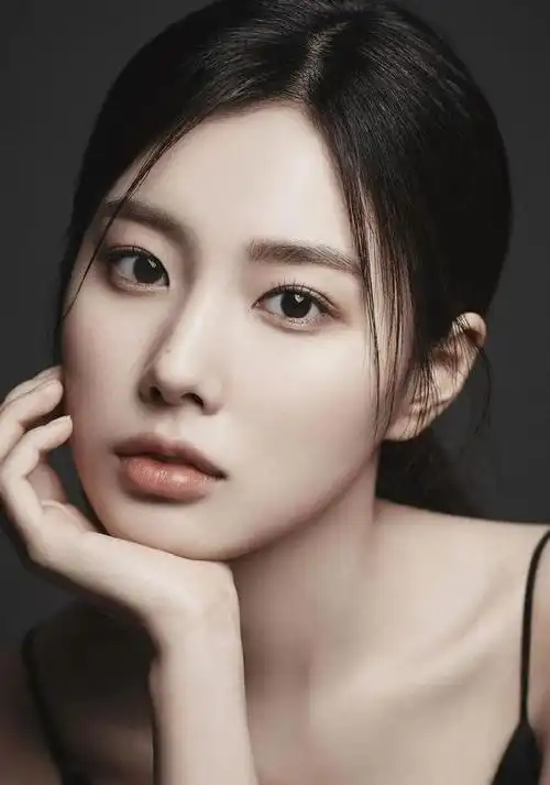 照片成为万千粉丝追捧的女团成员|韩佳人|金喜善|韩国美女_网易订阅