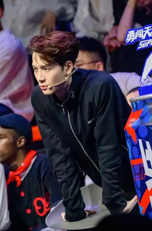 王嘉尔纯黑套装##王嘉尔这就是街舞3