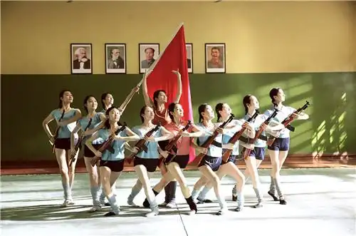 冯小刚曾说新片《芳华》不要整容女 今天女演员全曝光了