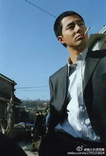 韩国男神抽烟画报人生:金在中赵寅成池昌旭李钟硕金秀贤权志龙