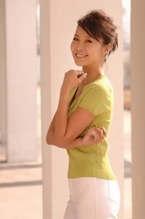 柯蓝变身婚姻仲裁人 相信女人之间的友谊(组图)