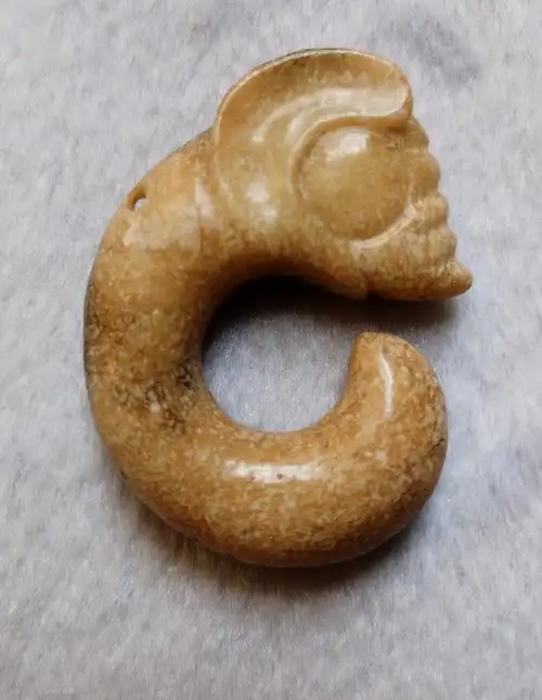 红山文化"玦"型玉猪龙