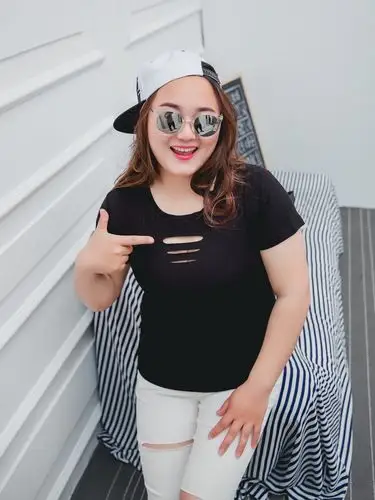 下面本店模特实拍    模特:身高165cm,体重150斤,胸围107