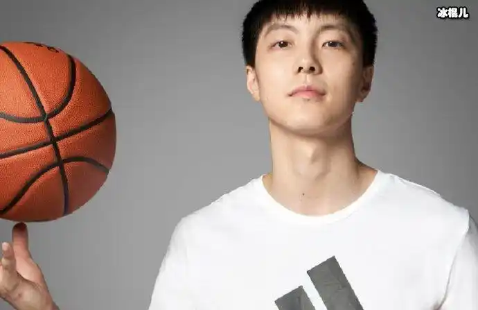 胡明轩不顾舆论代言阿迪总决赛被罚奖金