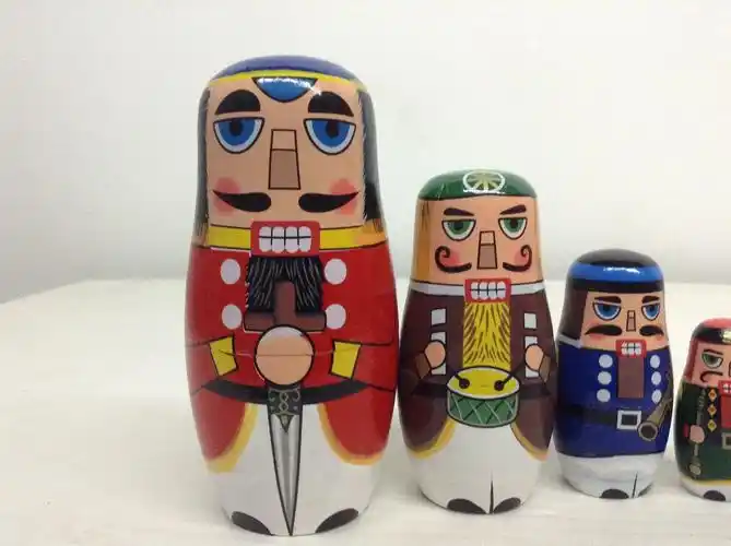 厂家现货套娃俄罗斯套娃五层外贸正品5层创意摆件生日礼品工艺品