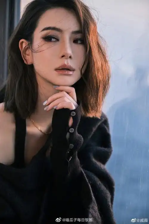 戚薇发文祝自己生日快乐