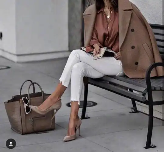 干练气场时尚博主秋冬酷爱高跟鞋穿搭示范