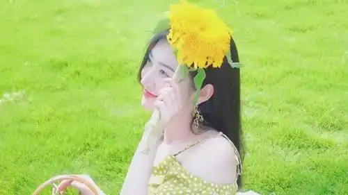 景甜绿色波点吊带裙##景甜晒郊游照