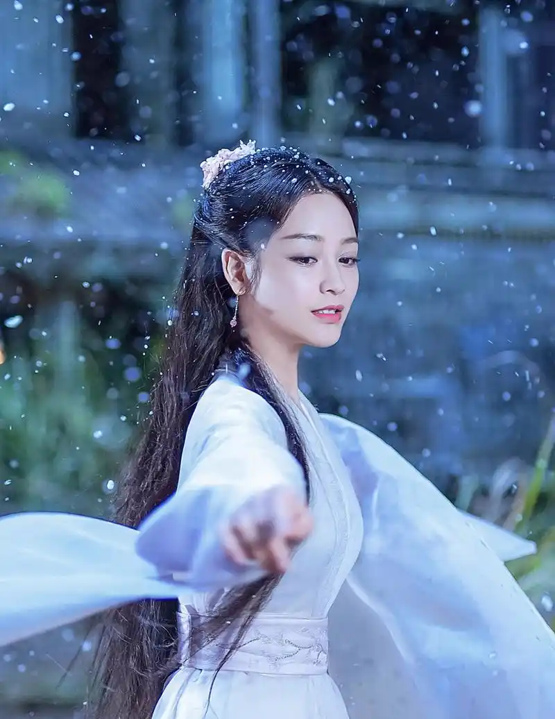 精美图集|清雅脱俗的古装美人王一菲