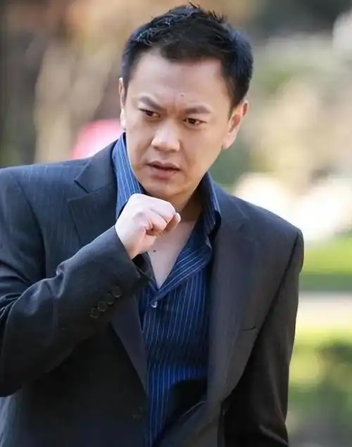 太遗憾!本可以大火的"万年配角"冯嘉怡,却被隆妮给"毁"了?