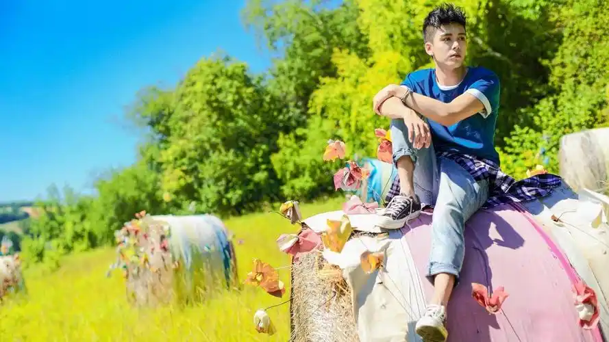 时尚的小哥哥曾舜晞