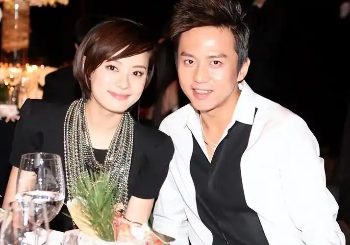 邓超:和郝蕾同居3年,与车晓传绯闻,为何却转身娶了孙俪