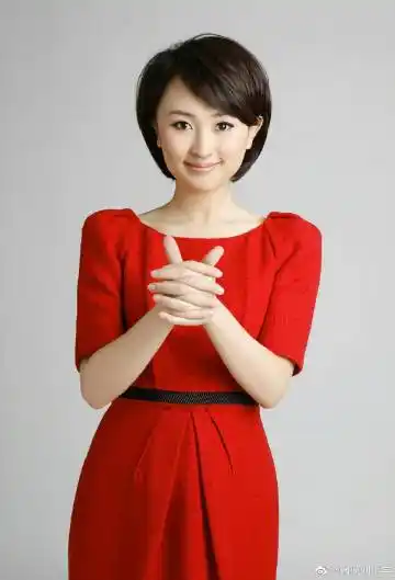 她是cctv-2的著名主持人,主持过《第一时间》.生日快乐,姐姐!