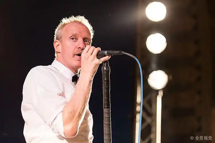 指挥_歌手_美洲_乐队_旋转_现场演出_蓝色_球_节日_看_卢塞恩_瑞士