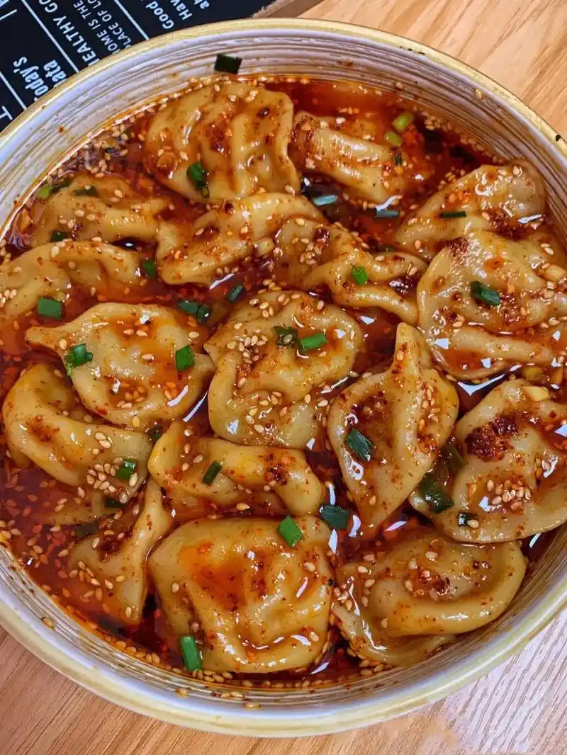 饺子别只煮着吃了,试试这样做,酸辣开胃,上桌都爱吃#水饺 # - 抖音