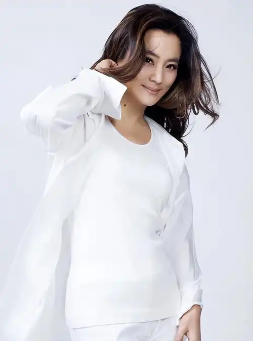 尽管心中很难受,但生活还是要继续下去,李玲玉提起精神,如计划中的