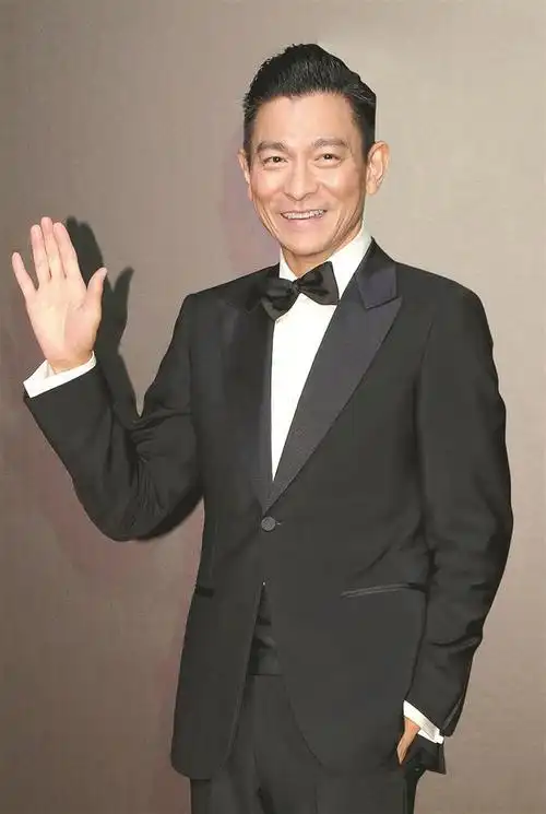 刘德华对晶报读者说