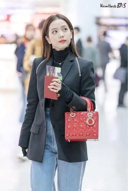 jisoo 的街拍照,绝对惊艳到你