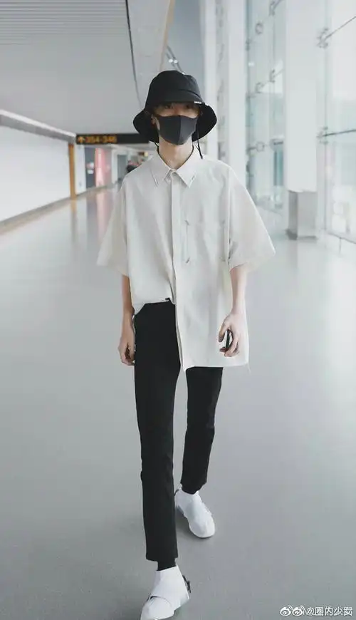 安利楼c马嘉祺的身材