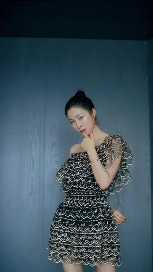 江一燕甜美写真手机壁纸