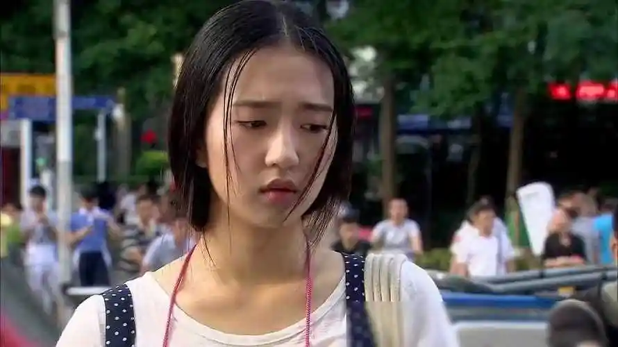 此后,许龄月陆续出演了多部影视作品,如《小时代》《你是我的眼》等.