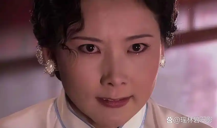 你是否好奇《大宅门》中的李香秀为何当上太太后,对杨九红态度大变?