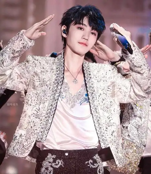 《红海行动2》:王俊凯出道十年,如今却给新人演员于适做配?