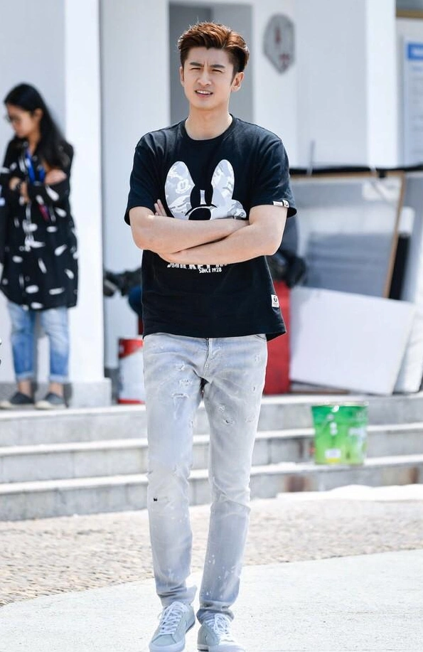 张云龙李凯馨组cp海边飙戏,狂吊威亚被赞敬业