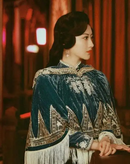 景甜的司藤真是美出了天际除了有好看的颜值每一套衣服都养眼