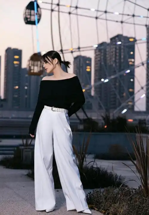 马思纯出席活动清瘦了好多网友低估了马思纯的身高