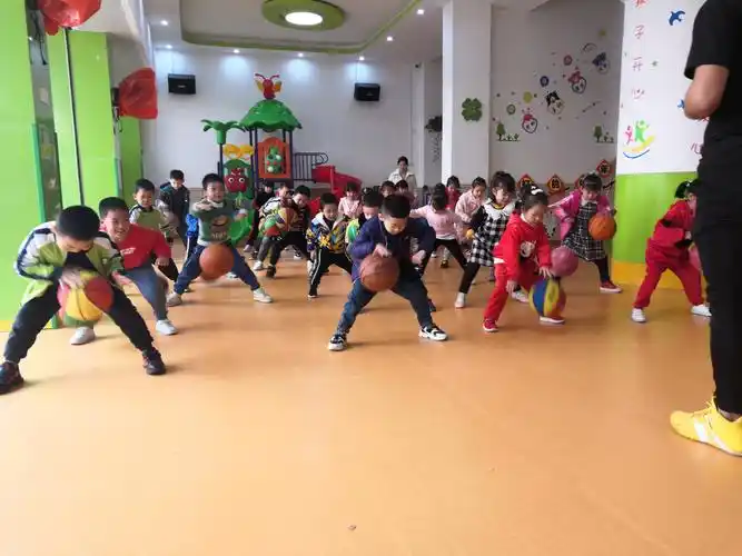 朝阳幼儿园大二班—【体智能篮球课】
