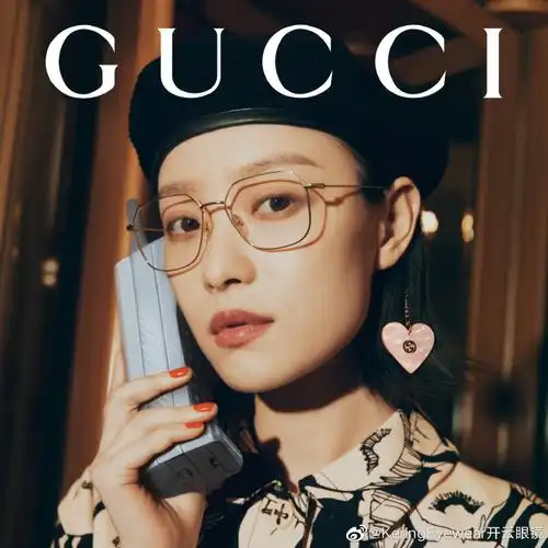 guccieyewear#发布2021秋冬眼镜广告形象大片,继续由gucci品牌代言人