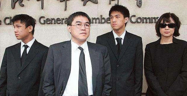 霍震寰则娶了女星陈琪琪